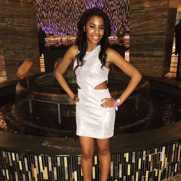 Meet your Posher, Natasha - Picture 1 of 1